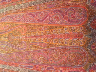 Rare Indian shawl in great condition, hand embroidered pieced shawl, 
More than 2 meters long, rare double color center 

Tree of life designs, fresh colors, fine embroidery      