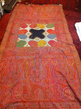 Exceptional Indian Pieced shawl, Great condition, and very unique center, Four season with beautiful colours. Very fine embroidery.               