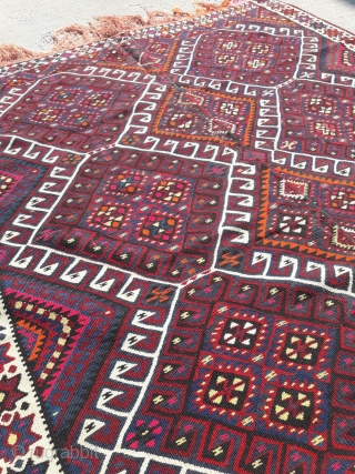 ANTIQUE "SILVERY" VAN KILIM RUG HANDWOVEN TURKISH KILIM RUG

Place of Origin: Van - East Anatolia - Turkey

Chest is kilim rug. The difference from classic van kilim rugs is silvery. Double wing kilim  ...