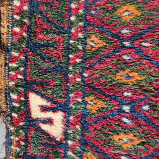 Baluch balisht pillow bag, early 20C and in m.i.n.t. condition!

Measuring 78x40cm, this striking bag has full pile with natural dyes and soft wool. Kilim ends and original back. Goathair selvedge and handle.  ...