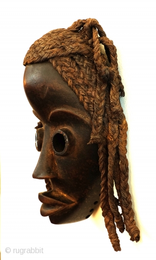 Dan mask, Gunye GE, Ivory Coast, high 23 Cm. wide 14 Cm. 
Provenance, ex collection Heinrich Goertz, autor of several books. 
Signens Kunstauktionen. Now Dutch collection.       