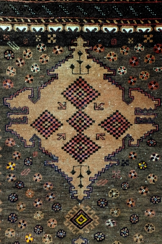 الل . الل Belouch, Beshir? Mainly natural camel wool colors. 
Remarkable border with repeating caracters with the Arab word for God >>الل. 
size 164 x 98 Cm.  5.4 feet x 3.2  ...