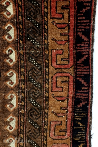 الل . الل Belouch, Beshir? Mainly natural camel wool colors. 
Remarkable border with repeating caracters with the Arab word for God >>الل. 
size 164 x 98 Cm.  5.4 feet x 3.2  ...