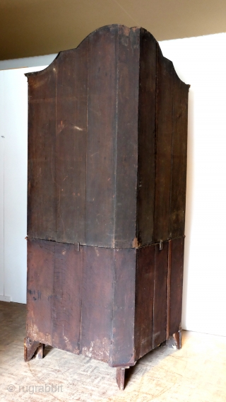 Beautiful burr walnut on oak corner cabinet, Dutch 18th century, four doors. In 2 parts. 
high 225 cm. wide 130 cm. needs a wall of 80 cm. 
Transport possible to most European  ...