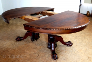 Large coulissen table. 
From Farley Hause ( USA) used in the Civil War by General John Sedgwick. 
With a richly decorated foot ending in four claw feet.
Bronze wheels under the legs.
The round  ...