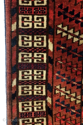 Tekke Engsi Turkmen hatchlou, 156 x 129  Cm. 
Wool mixed with silk. Feels very soft. 
1870 -1890. 4500 kn/dm². 
            