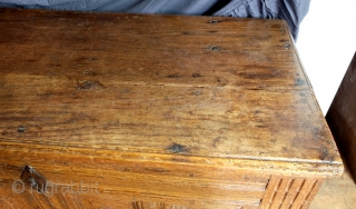 early 17th century ( 1610) Dutch chest. 
Fine patine, quarter-sawn oak, all original.
No key. 
                  