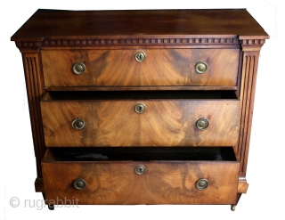 Commode, chest of drawers, Dutch Louis XVI pweriod, late 18th century. 
In good condition. 
High 85 Cm's - 2.8 feet, wide 100 Cms. 3.3 feet 

sold, goes to nice people on Corsica.  ...