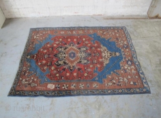 beautiful rug in great condition 140 x 180 cm                        