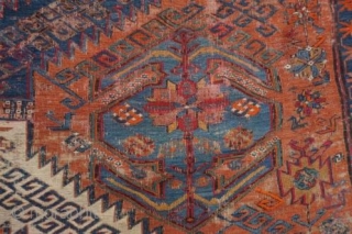 Soumak in need of restoration. A beautiful rug. Size: 260 x 350 cm
   


                 