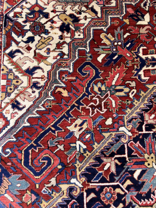 XXL old Heriz Carpet 11’3”x15’11” feet ( 4,85x3,43 cm ) nice pile , nice colors and very nice condition AVAILABLE 
#heriz #anyique #handmade #azarbaijan #persian #lux #homedecor #decor #decoration #homedesign #luxurylifestyle #homedecoration  ...