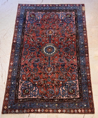 Old Persian rug 4’5”x6’10 fert ( 1,35x2,07 cm )  very nice colors and nice condition all original AVAILABLE if need any more information please contact DM messenger or WhatsApp +905358635050 #carpets  ...