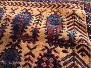 Antieque Baluch rug,
117x150 cm
Some condition issues                           