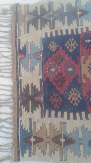 adana reyhanli kilim
size;100-150
100 years old                            