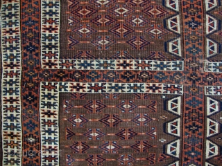 Yomud Ensi, 19th century, Fine quality with natural colours, Original condition, Not restored, Size: 150 x 120 cm / 4.9 x 3.9 feet.          