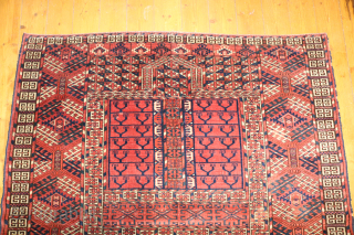 Tekke Ensi Türteppich 145x130cm 
Tekke Engsi antique, Turkmenistan, 19th century                        ...