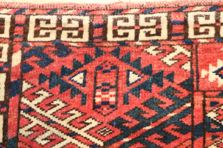 Tekke Ensi Türteppich 145x130cm 
Tekke Engsi antique, Turkmenistan, 19th century                        ...