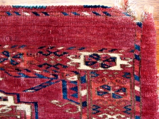 Tekke Torba (fine) with magenta silk highlights .                         