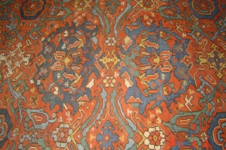 Antique USHAG carpet
335cmx294cm
PAZYRYK Antique
AMSTERDAM                             