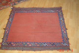 ghashgaie(sufreh)
122cmx115cm in exillent condition
Pazyryk Antique Amsterdam                           