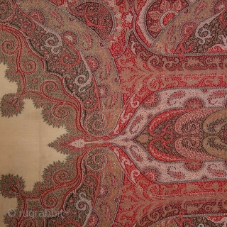 European Paisley Shawl
180 x 196 cm / 70.87 x 77.17 in.
                      