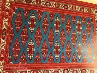 Books on oriental carpets in Arabic, lots of illustration and pictures. In II- volumes                   