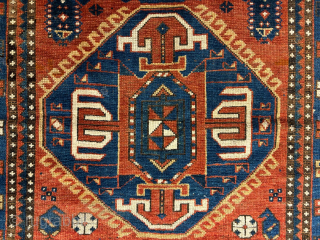 Caucasian rug.
Size 131x236 cm.
For more pics and informations ask: gmpdor@protonmail.com or Whatsapp +393892864446.
I am Luca, from Florence, Italy, eBay id. woso16, Instagram @soulweft          