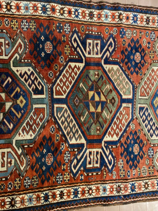 Karabagh rug
size 137 x 230 cm.
For more photos and information ask.
I live in Florence, Italy                  