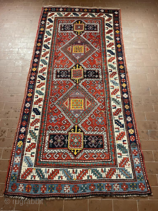 Caucasian rug.
size 120 x 258 cm.
For more photos and information ask.
I live in Florence, Italy.                  