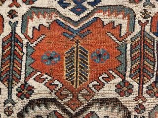 Afshar rug.
Size 140 x 182 cm.
For more photos and information ask. I live in Florence, Italy.                 