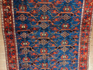 Afshar rug.
Size 134 x 184 cm.
For more pics and informations ask.
I live in Florence.                   