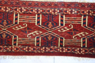 Antique Turkman Kedjebe Torba. Likely Kizil Ayak? Circa 1850 - 70. Asymmetric open right. All excellent dyes, with real green and a good yellow. Typical terra cotta red. Good condition with good  ...