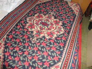 
 Very fine  antique  Senneh / Bidjar  West - Persien Kelim rug round  1900
 143 X 220 cm. Superb natural  colours , perfekt condition .   