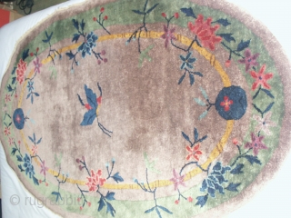 

   Antique  Chinese  rug  93 X 148  cm.
   Superb  naturel  colours,lusterous Wool,
   very  good  condition.    