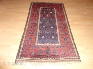 
  Fantastic  antique  Belutch  19 th. century  98 X 178 cm.

  fine  weave  , top  quality  wool , very good  condition  ...