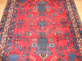   Antique  very  nice  Vase  Afshar  rug  round  1900   135 X 165 cm.

  All  natural  colours , oxidized   ...