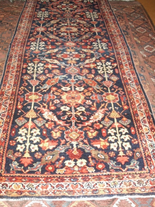   Antique  Sultanabad  runner  19 Jh.  100 X 302  cm.
  Beautiful pattern with superb natural colours .
  Very slight wear otherweis in good condition  ...