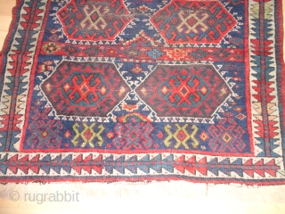   Superb  antique  Persian  Sanjabi  Jaff  Kurd  rug  19  th. century

  110 X 209 cm. beautiful   natural  colours   ...