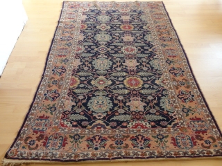  Antique  Kayseri   rug  round  1900   119 X 175  cm.

 Naturel  colours ,  short pile  , rare  and  unusual  ...