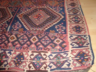 
   Antique  Waramin  Kurd  Kelim  West-Persian  round  1920
   148 X 230  cm.  fine  weave , Natural  colours ,  ...