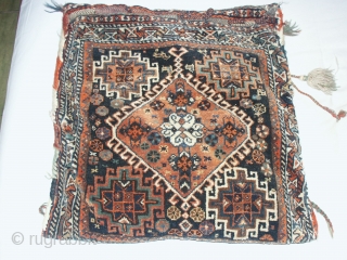   Outstanding and superb antique  Luri / Qashgaii Saddlebag
   60 X 65 cm. ,wonderful excellent  quality wool,extraordinary natural
  dyes , perfkt  condition .   