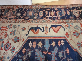  Magnificent  antique  white ground  Serapi  carpet  Nord-West Persien  19 th. century

 320 X 417 cm. Fantastic  colours , quality  wool , fine   ...