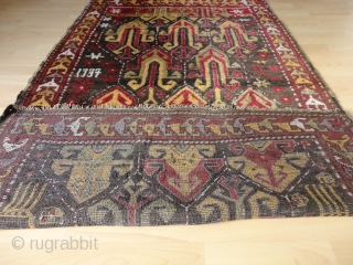   semi-Antique  Kasak  dat. 1937  112 X 187 cm. (  Armenien ? )

  , vase  pattern , full  pile ,very soft

  stucture ,  ...