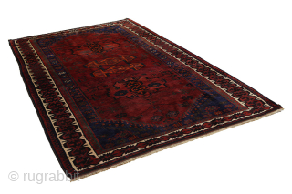 Qashqai - old Persian Carpet 284x180

Size: 284x180 cm
Thickness: Medium (5-10mm)
Oldness: 80-100 (Antique)
Pile - Warp: Wool to Wool
Node Density: about 150,000 knots per m²
email:info@carpetu2.com          