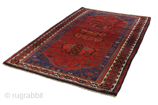 Qashqai - old Persian Carpet 284x180

Size: 284x180 cm
Thickness: Medium (5-10mm)
Oldness: 80-100 (Antique)
Pile - Warp: Wool to Wool
Node Density: about 150,000 knots per m²
email:info@carpetu2.com          