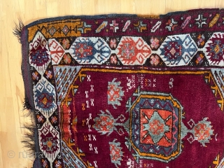 Anatolian Vintage 
Village Rug
I have no clue about the age - maybe 1950 ? or older

not antique but a rare and cosy piece

Needs a wash.

If you are interested, please email me: tammo_koenig@aol.com 