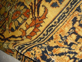 Early Antique Persian Carpet Fragment - great colors, wool like velvet, bad worn condition but rare, Size: approx 64 x 53 cm           