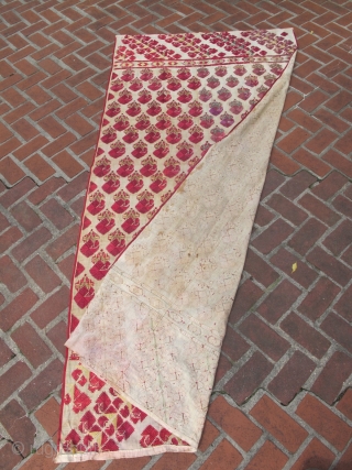 late 1800s Phulkari Tirma Bagh Shawl
105 x 50 INCHES (2.75 m x 1.25 m)                   