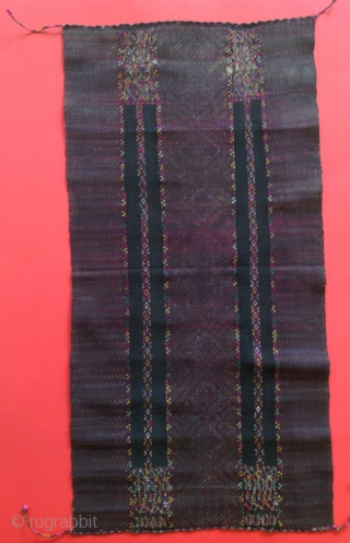 Mrauk Breast coverlet.
Arakhine state, Burma
Early 20th century
Supplemental weft patterning in silk on cotton.
13 x 25 inches                 