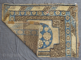 Khotan Oasis, East Turkestan, 4. Quarter 19th. century, 119 x 83 cm, 3'11" x 2'8" , 

https://wildcarpets.com                